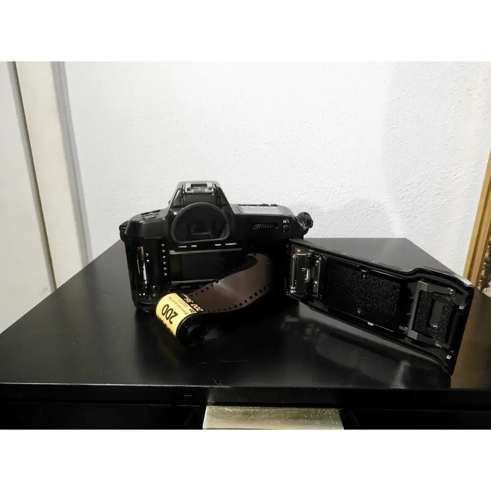 Nikon N70 35mm SLR Film Camera with AF Nikkor 28–80mm Lens Vintage Nikon Classic